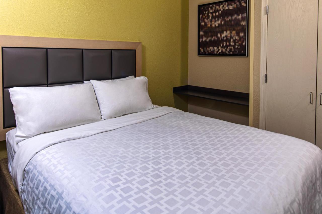 Candlewood By Ihg Hotel